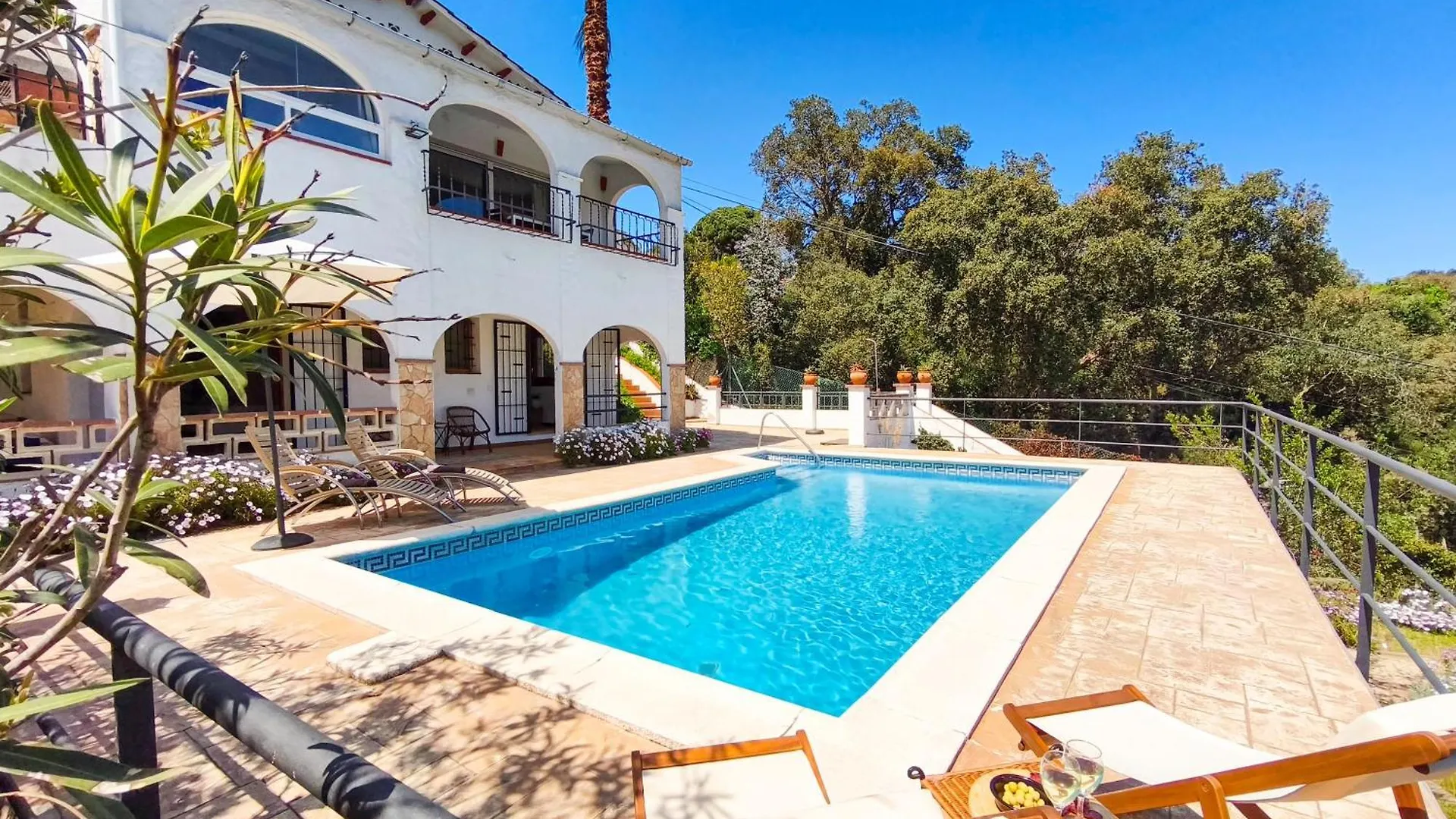 Villa Marie, 8 Pers, Green Zone, Private Vilobi D'onyar